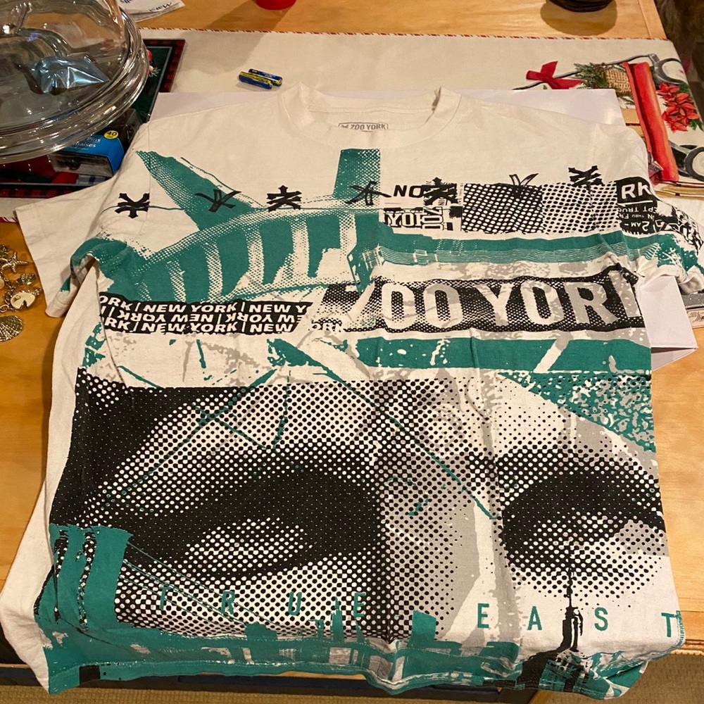 Brand New No Tags Men’s Rare Zoo York T-Shirt